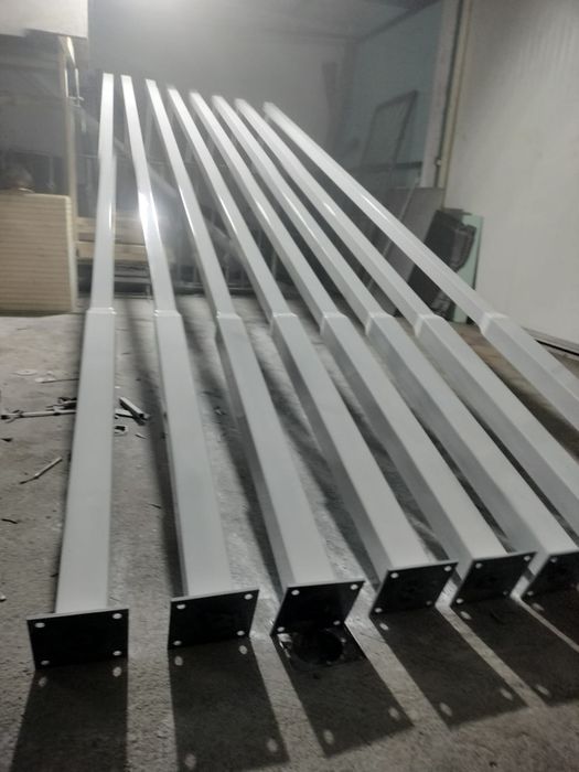 Stâlpi metalici pentru  iluminat 4m