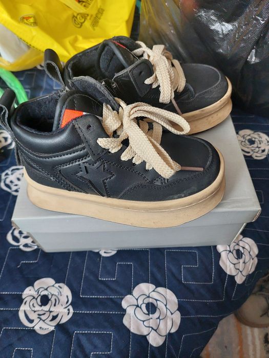 Продам обувь на мальчика.