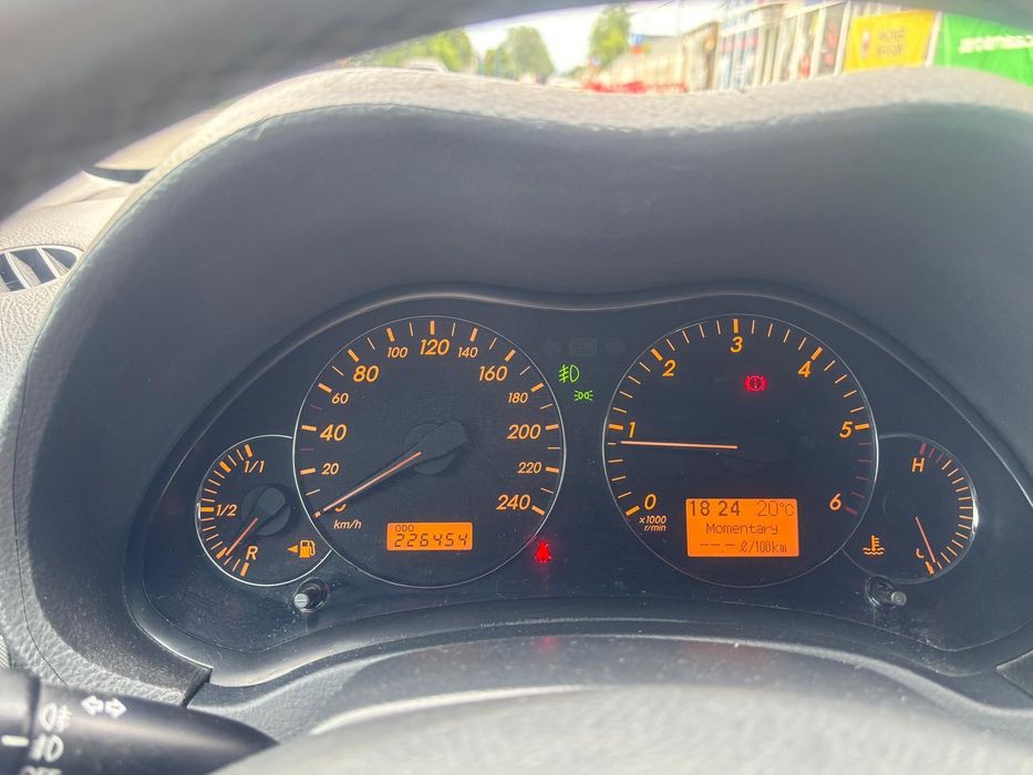 Toyota Avensis 2.0 D-4D, 2007 |Cutie manuală 6 trepte | 223.000 km | 2.800 €