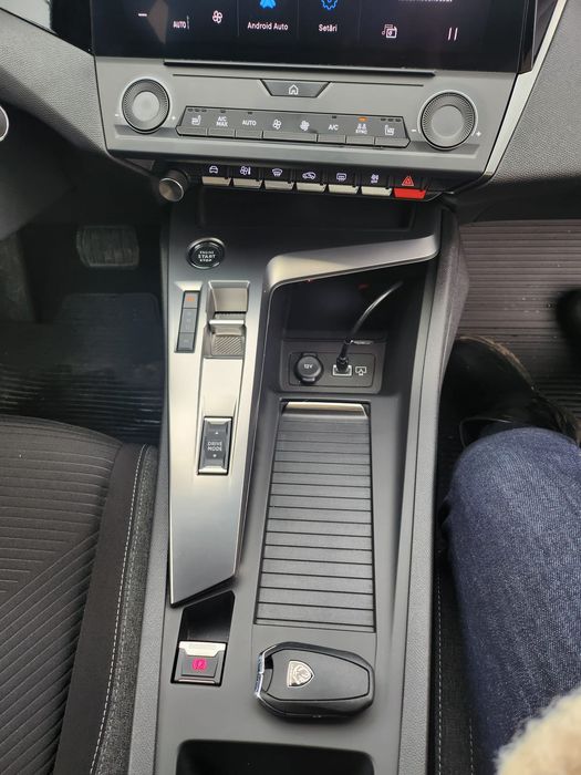 Peugeot 308 an 2022 km 33000