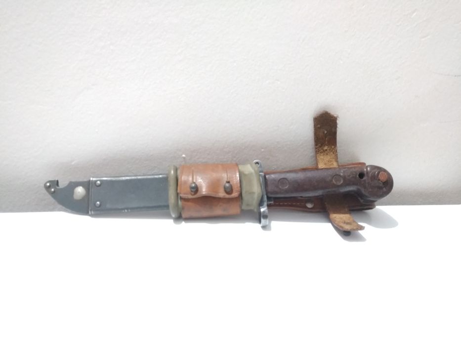 Baioneta AK47 cu teaca