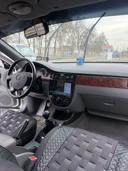 Lasetti 1.8 yaxshi xolatda