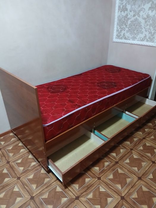 Спальный одноместный  кроват