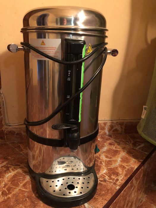 Електрически диспенсър за топли напитки.