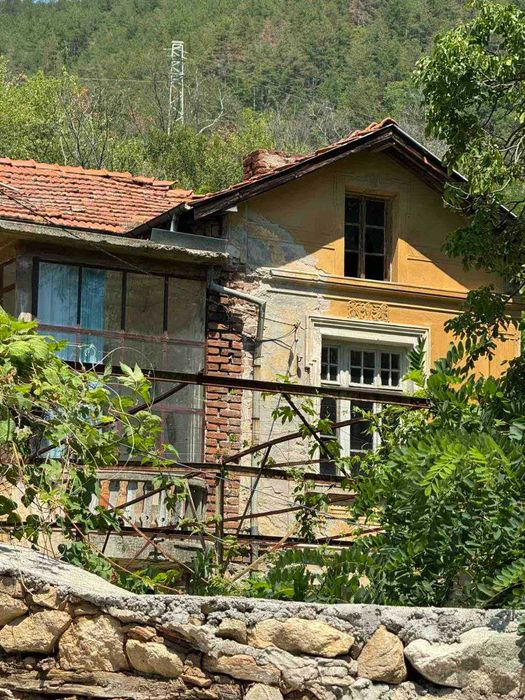 Продава се къща в Мъглиж