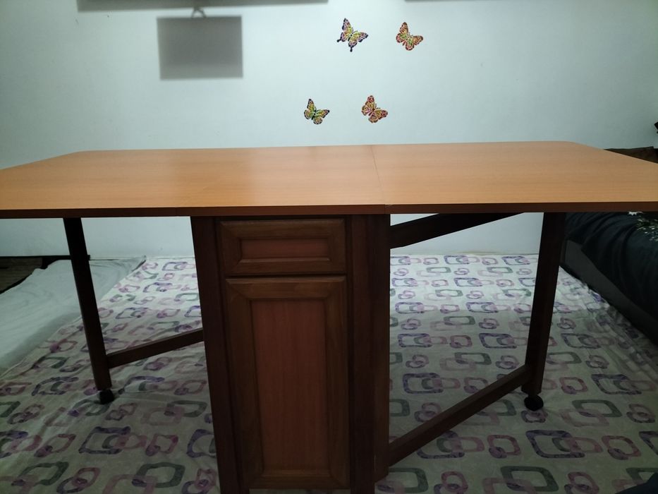 Masa pliabila din lemn masiv si pal