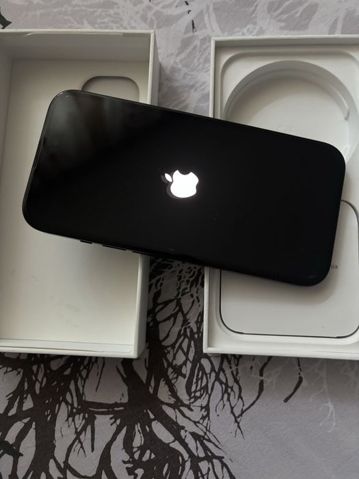 Iphone 15 functioneaza  impecabil