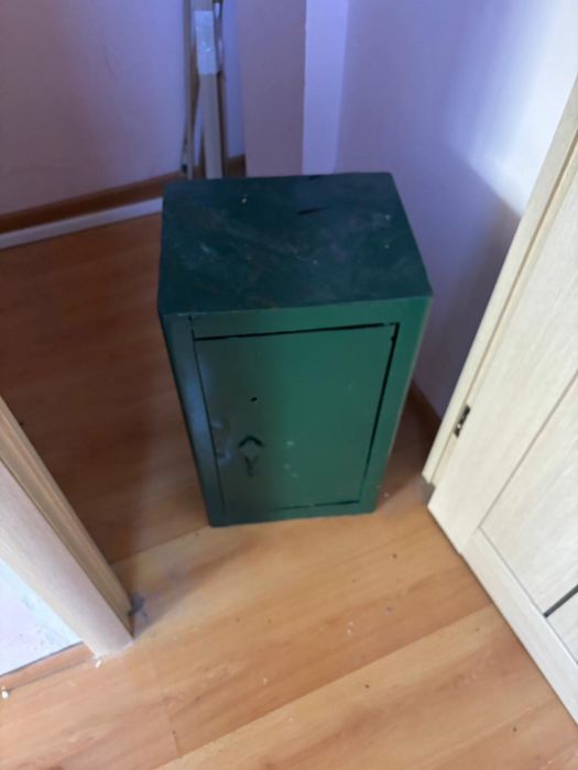 Продам сейф железный