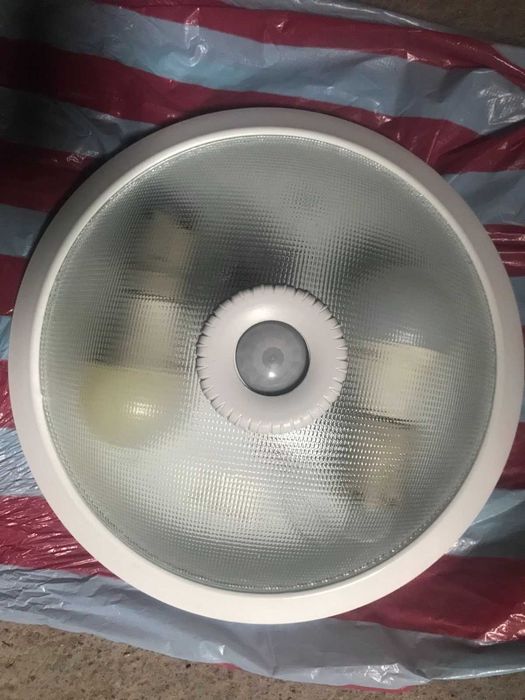 Осветитнелни тела за таван и стена