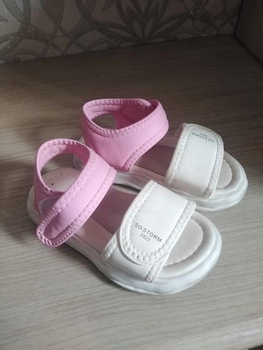 Сандалии 26-27 размер