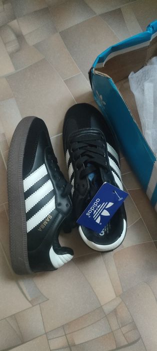 Новые кроссовки Adidas samba