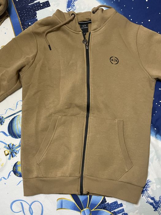 Armani Exchange екип