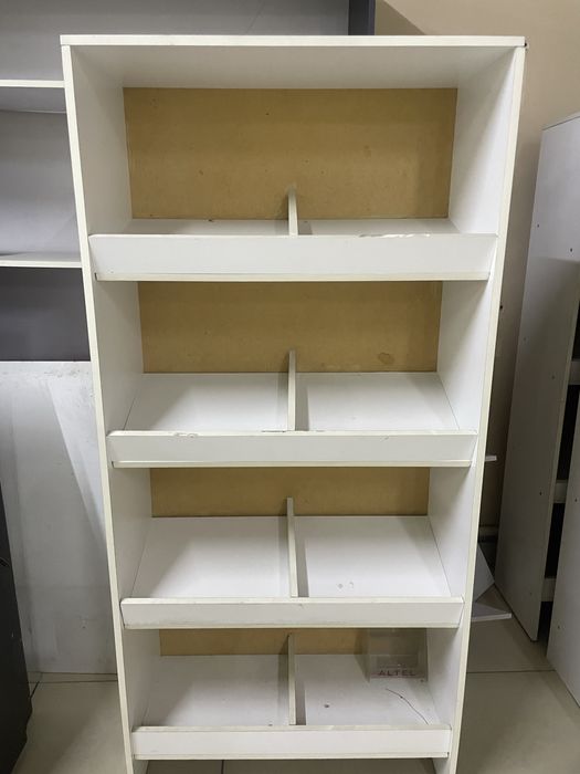 Продам витрины и стеллажи для магазина