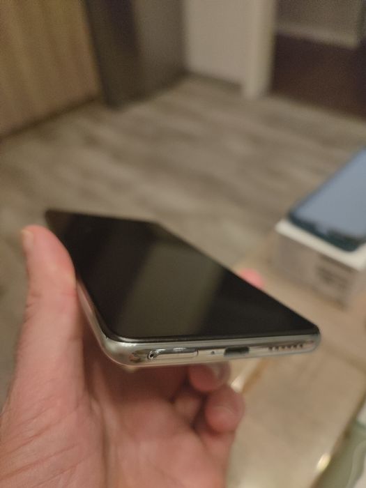 XIAOMI 11T телефона е неразличим от нов