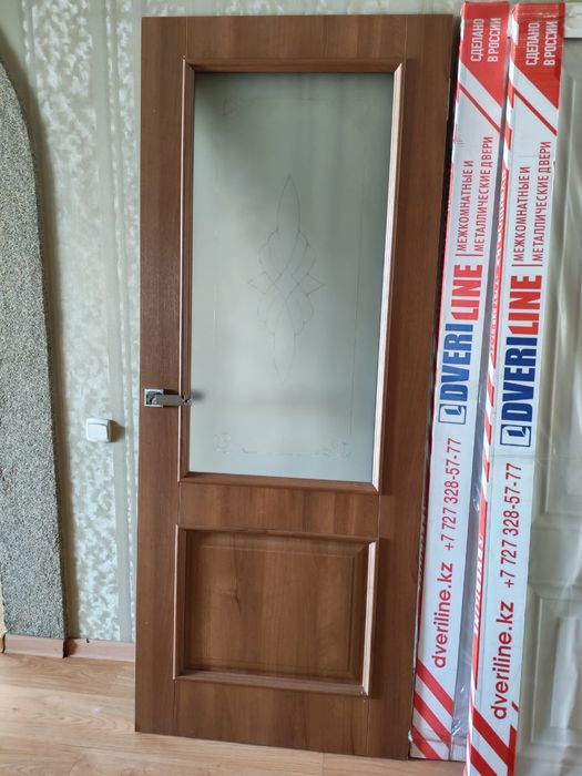Продам деревянную дверь