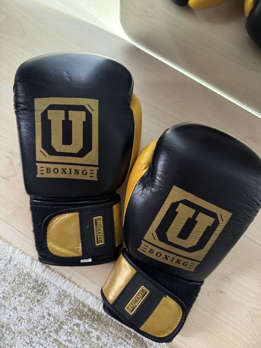 Боксерские перчатки