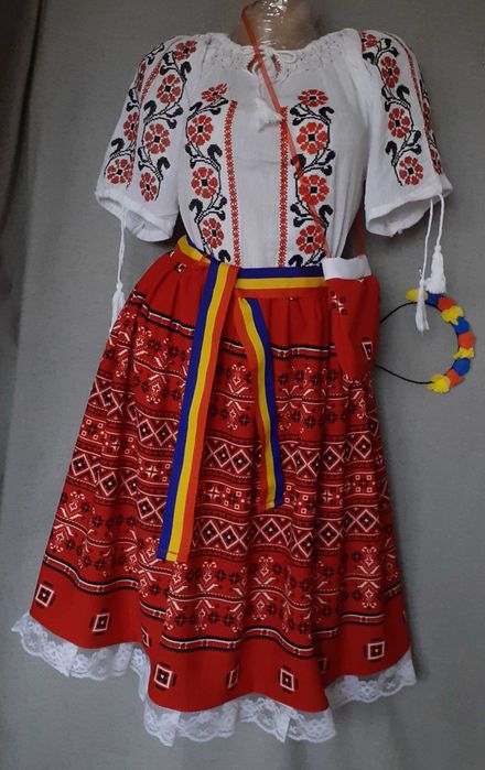 Costum popular pentru adulti marimile L,XL si 2 XL