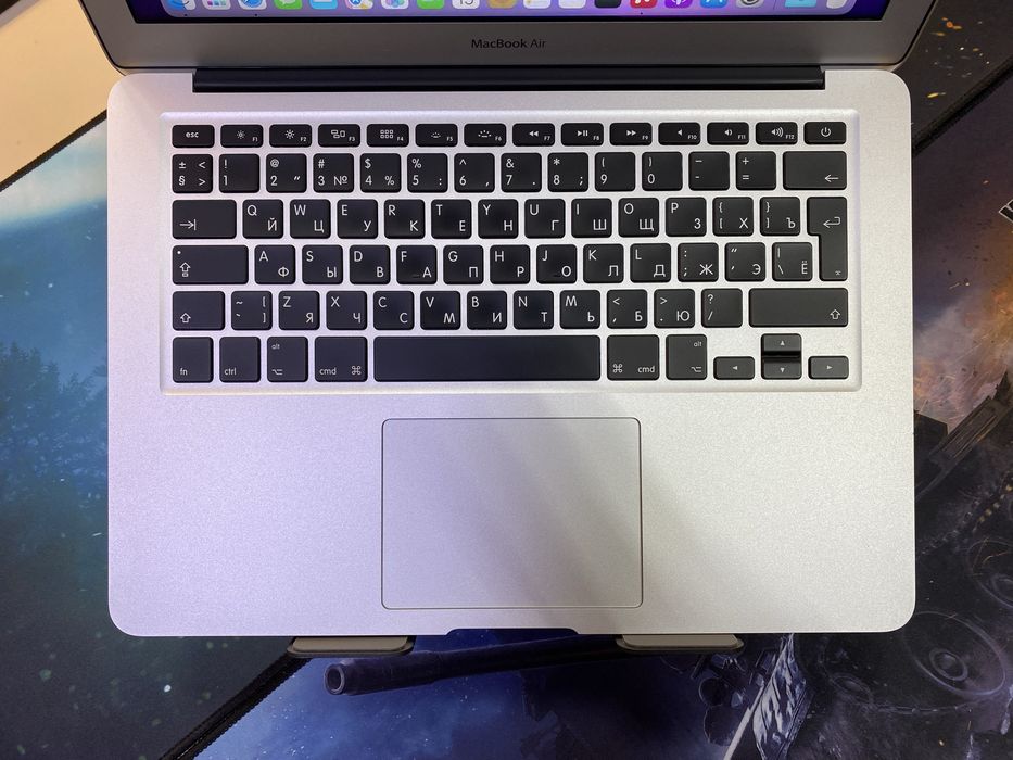 MacBook Air 13 (2017) Core i5! 8GB! SSD 128GB! Цикл перезарядки 498
