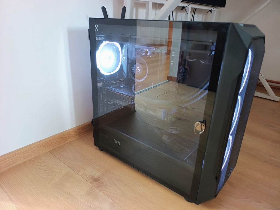 Vând PC Gaming AMD Ryzne 5 7600x +RTX 5060 +16gb DDR5