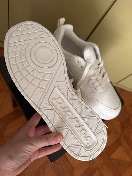 Продам кроссовки мужские dickies