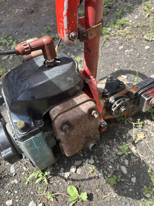 Продам бензопилу урал 2т электрон