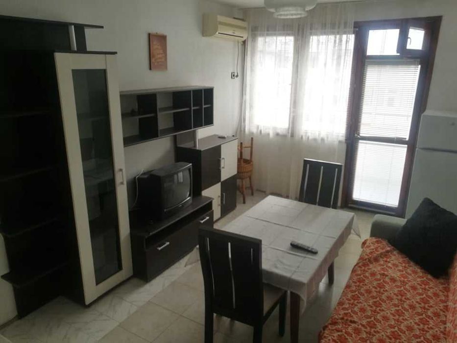 Дава се под наем Двустаен апартамент в Бургас, Лазур - 60 кв.м за 204 € - Снимка #2