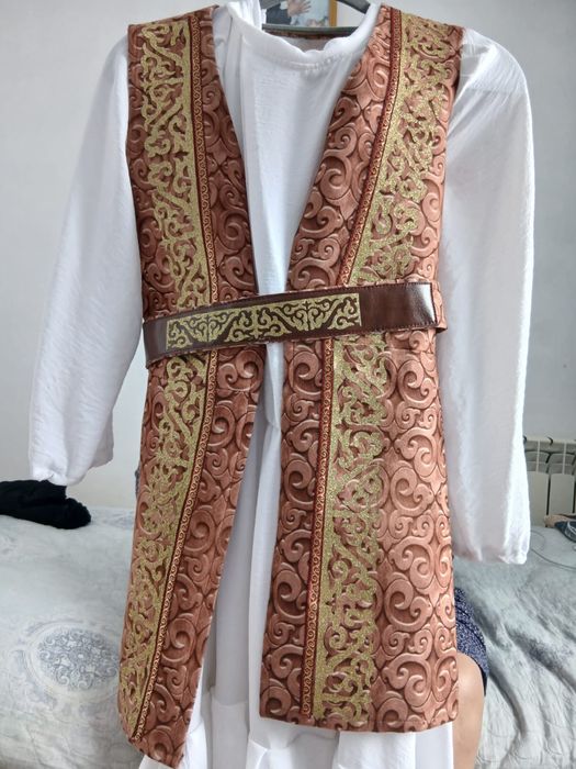 Қазақи көйлек сатылады, тақиясымен