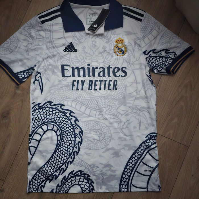 Vand Tricou Adidas Real Madrid Dragon NOU Marimea S
