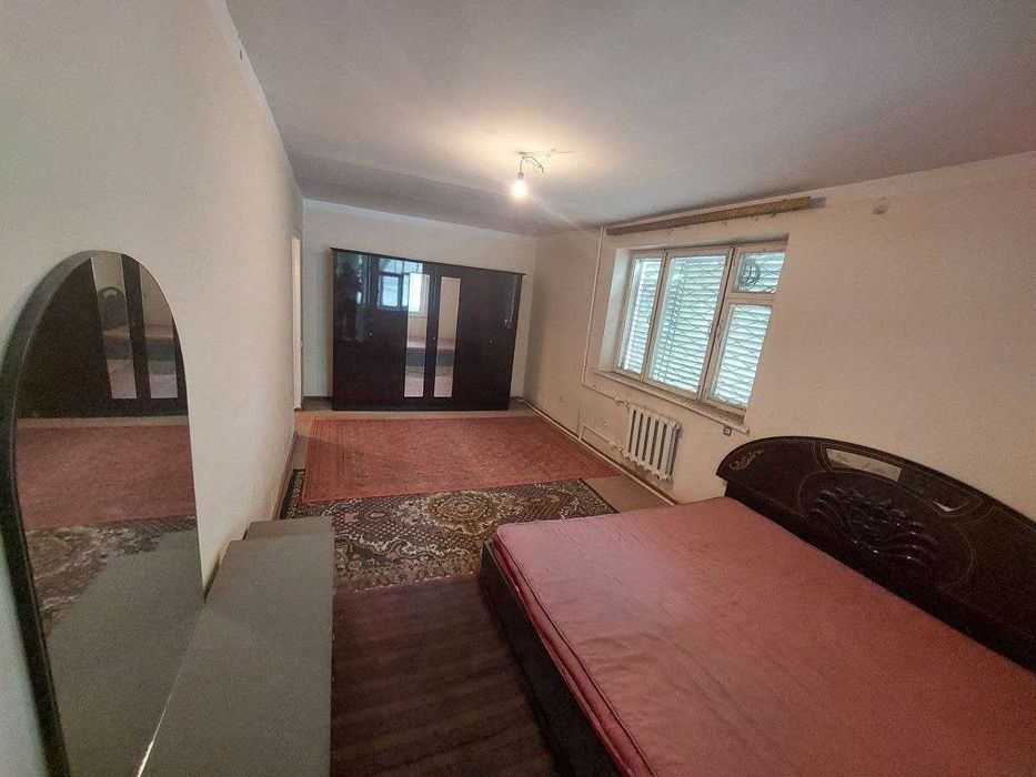 Продаю квартиру Яшнабадский р-он Панельный почта. 1в2х ком 1-этаж 42м2