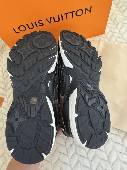 Дамски маратонки нови