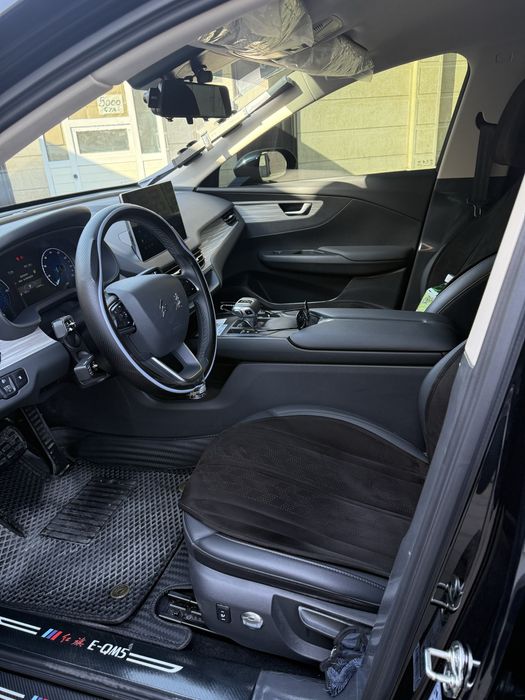 Hongqi Eqm5 2025 yil 500 tali 31.00 probek oʻzimmi moshinam