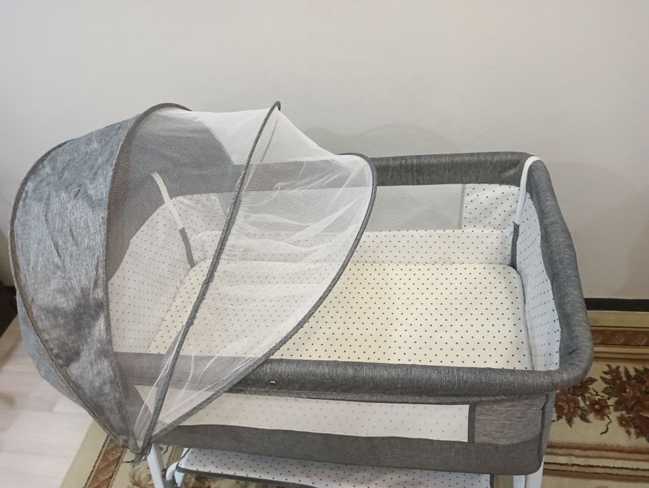 Продается кровать для младенцев