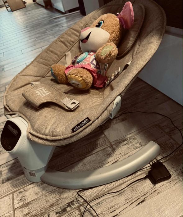 Електрическата люлка-шезлонг Йога на Chipolino