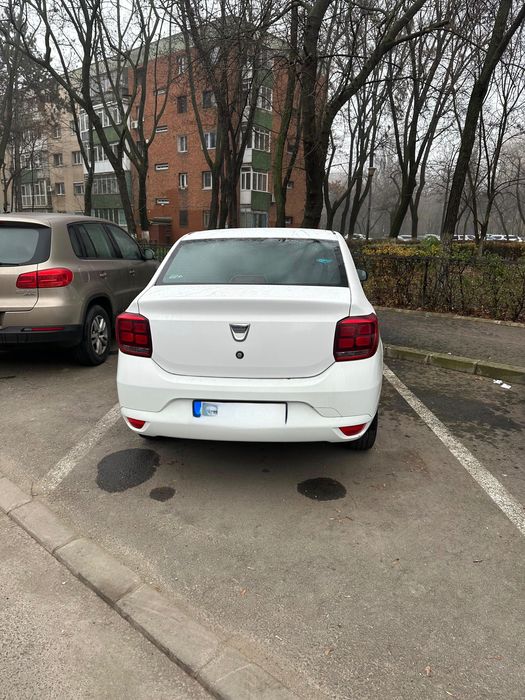 Inchiriez Dacia Logan 1.0 benzina