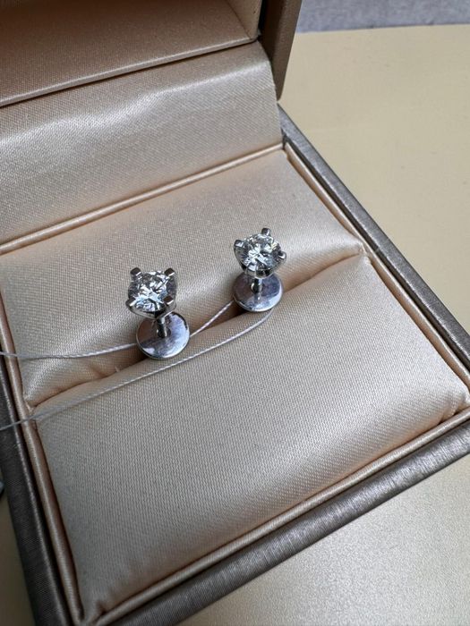 Пусеты с бриллиантами