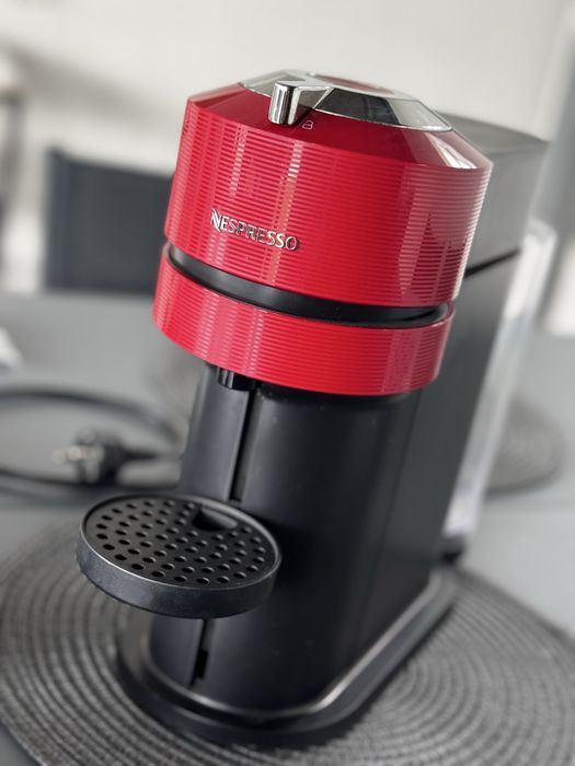 Aparat de cafea Esspresor Vertuo Next C Cherry Rosu