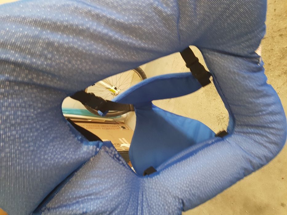 Уред за плуване за дечица със специални потребности