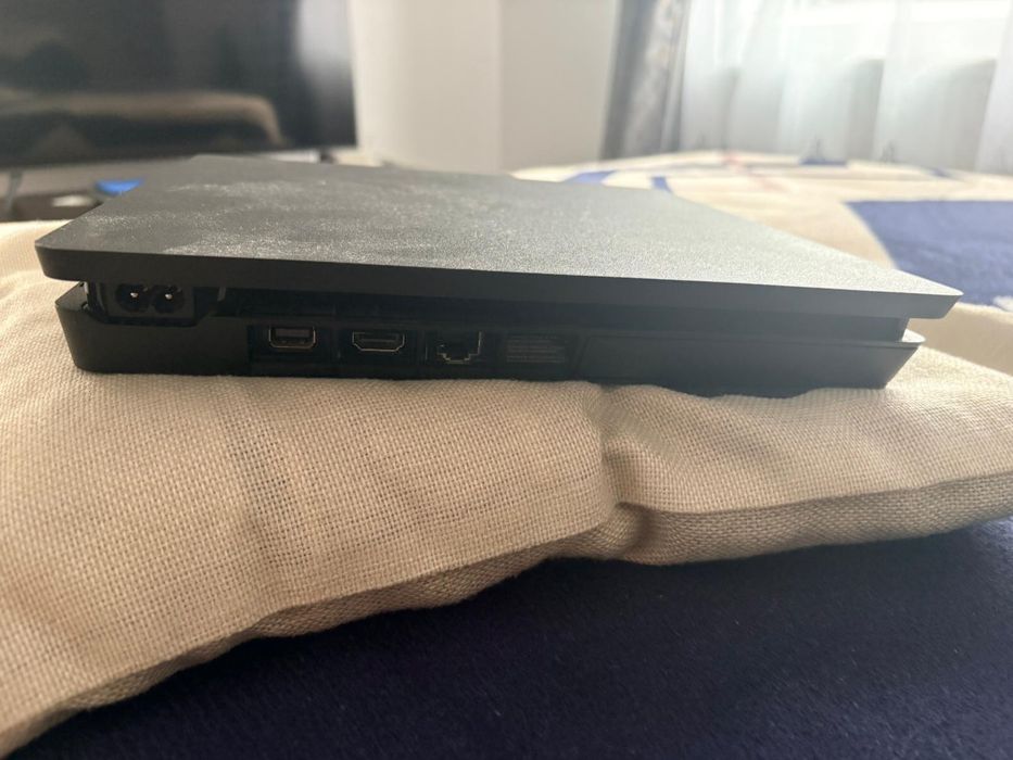 Ps4 slim 400gb + GTA 5