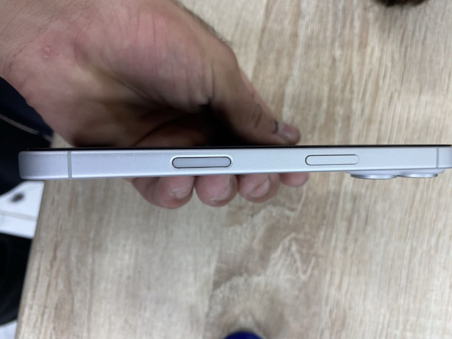 IPhone 16 в отличном состоянии