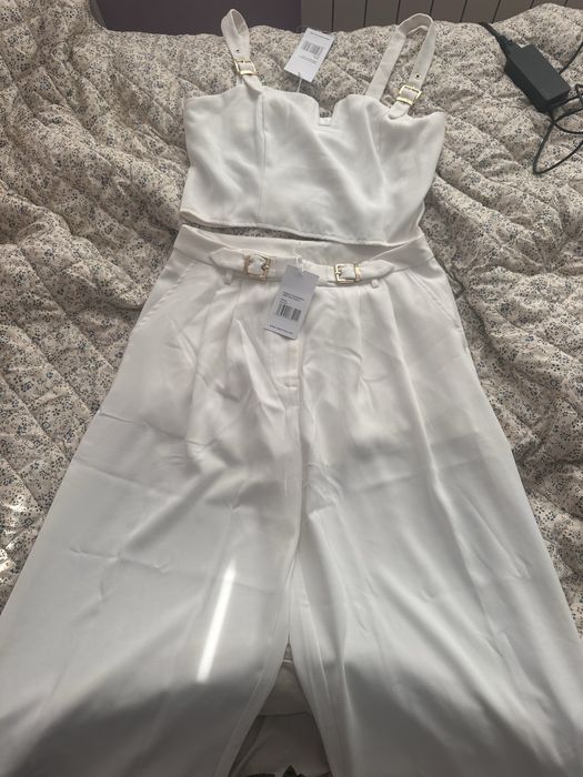 Сет от панталон и потник със златист детайл