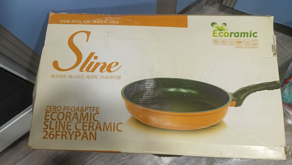 Продаю сковородки новые