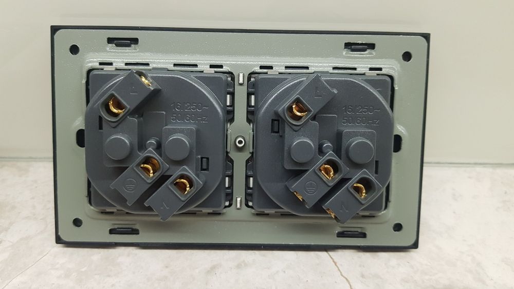 Стъклени контакти