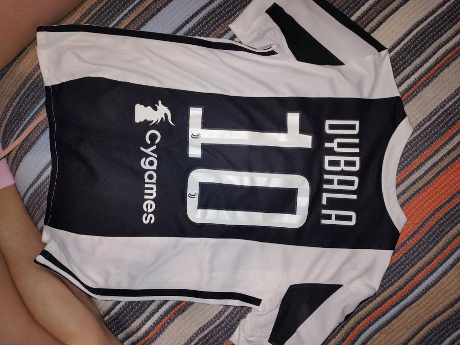 Две тениска на Адидас (Adidas)