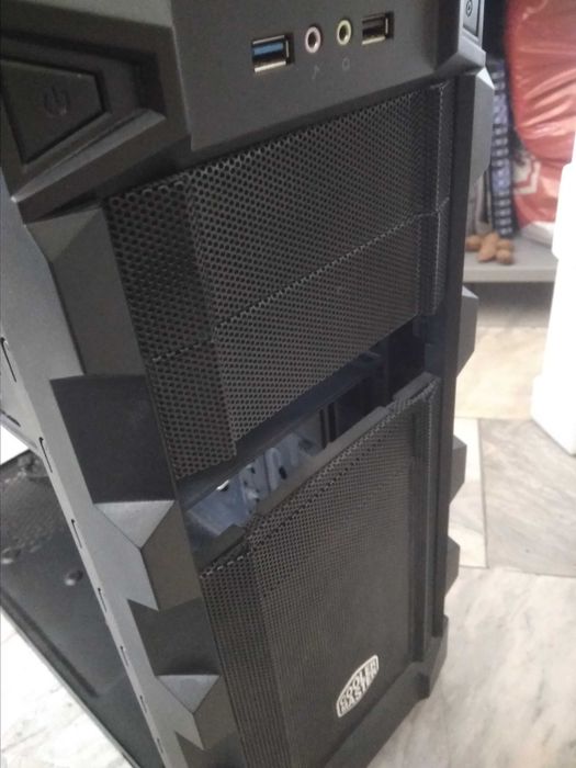 Продавам дънна платка GA-X99--UD3