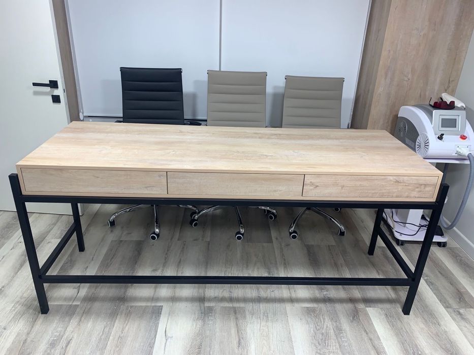 Дизайнерский стол