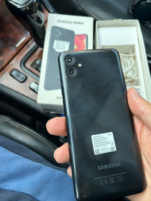 Samsung A04E 64гб почти новый каробка зарядка бяры юар катпайт кумайт