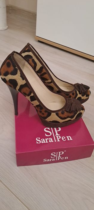 Дамски официални обувки. Sara Pen