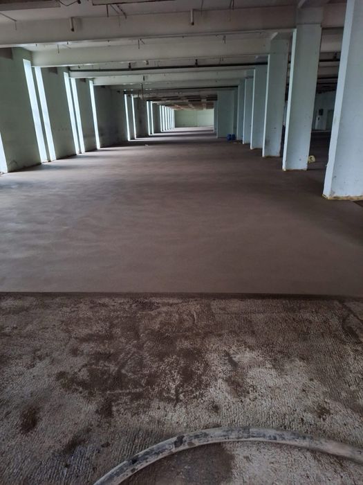 Машинно полагане на подови замазки