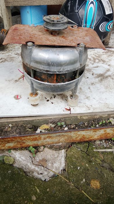 Продам моторчик от стиральной машинки