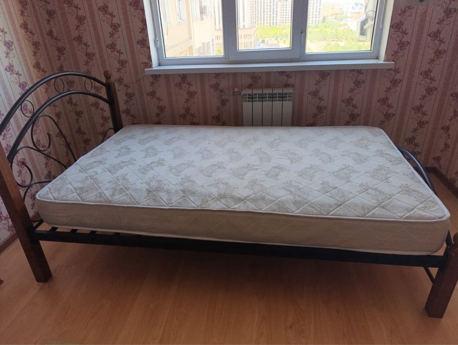 Кровать спальная . 120*200см